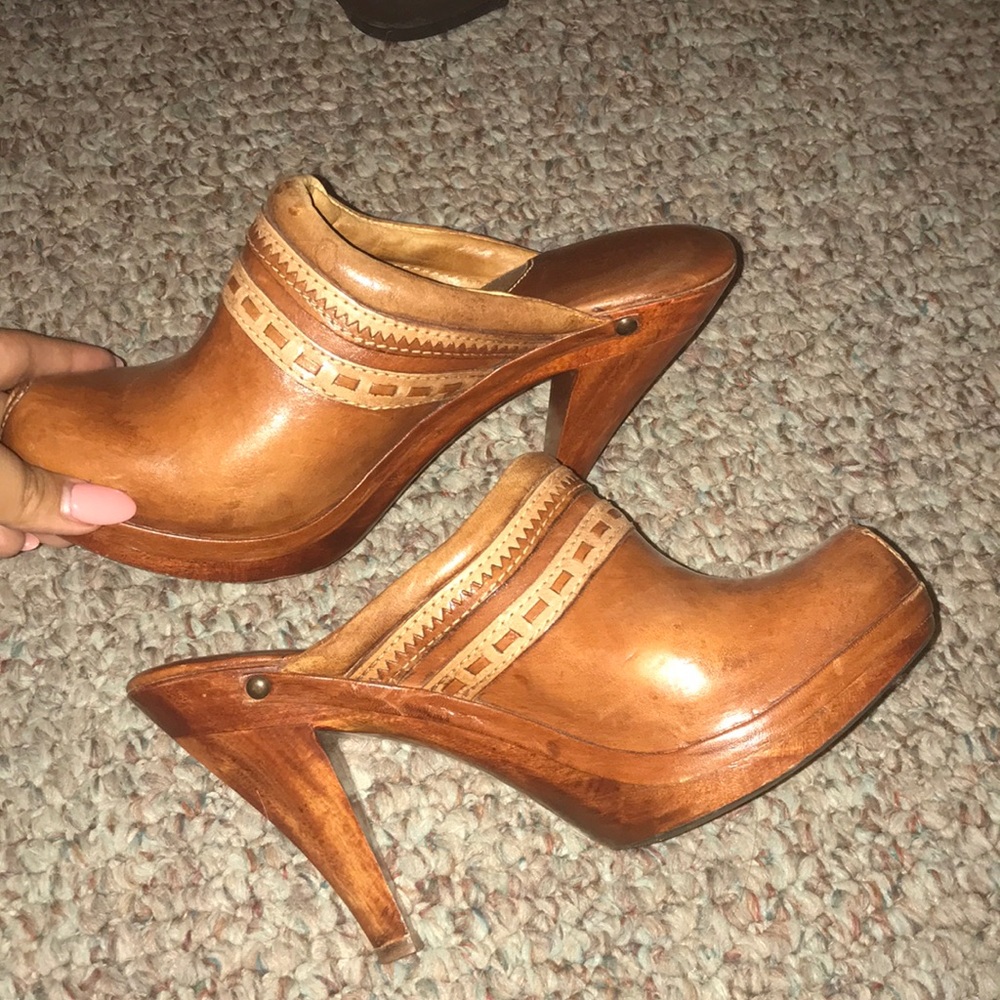 Spike heel clog